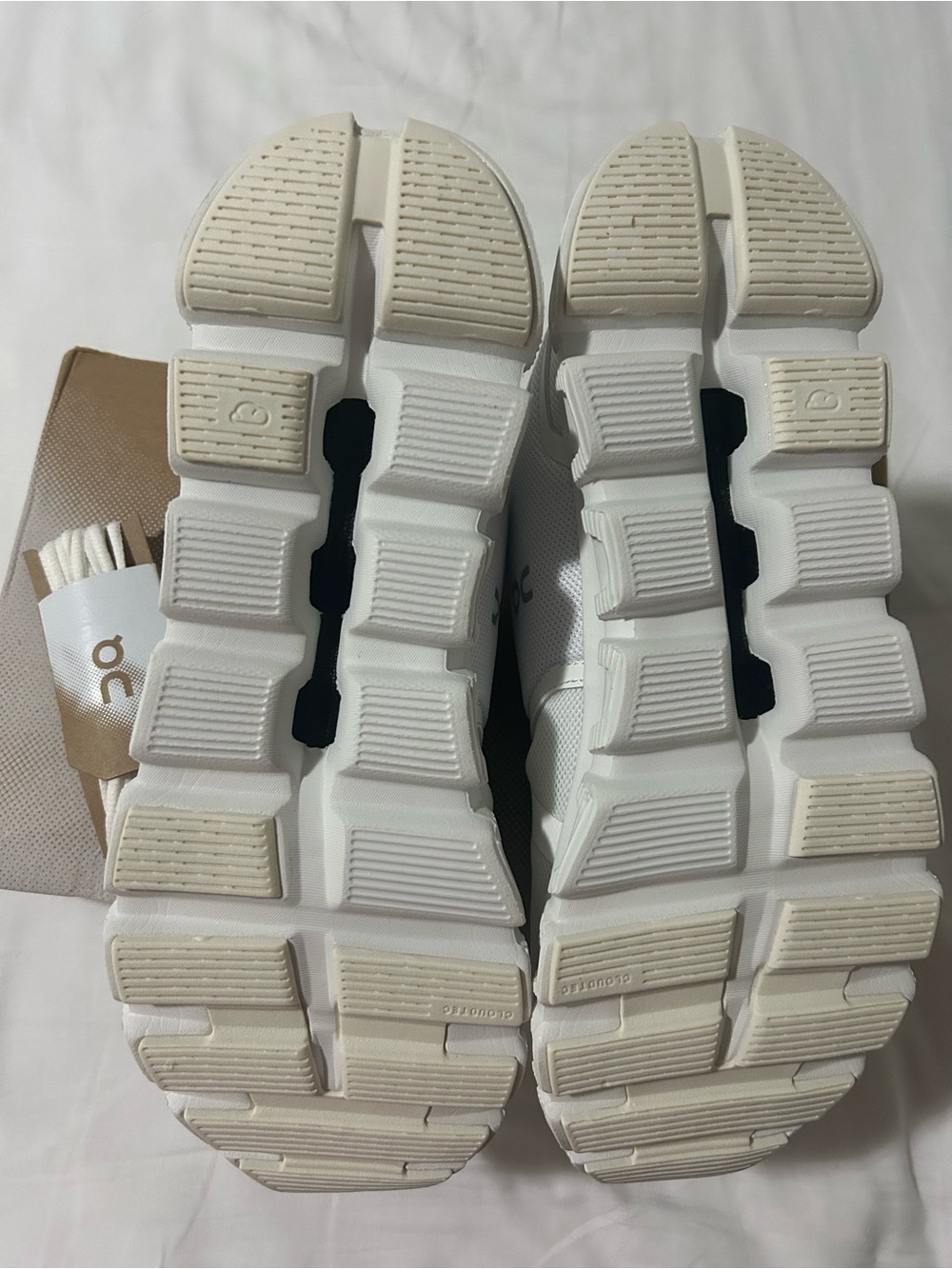 On Cloud Cloud 6 White Men's Lightweight Trainer - Picture 5 of 6
